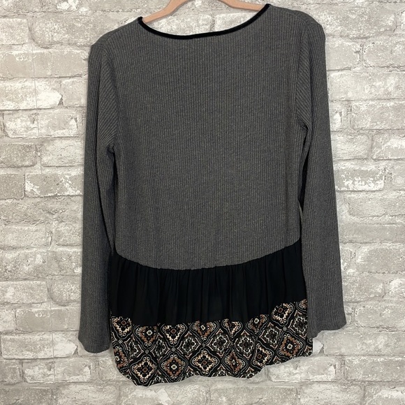 THML Ribbed Peplum Top - Picture 3 of 4